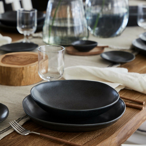 Costa Nova Livia Matte Black Dinnerware Costa Nova Livia Matte Black Dinnerware